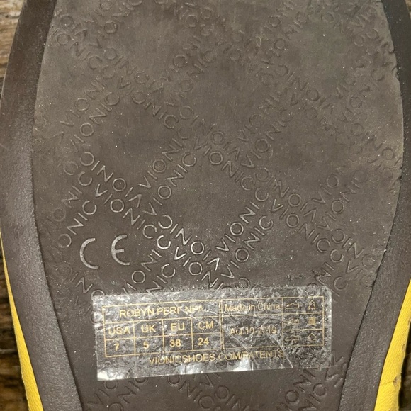Vionic Women's Perforated Robyn Yellow Flats - Picture 3 of 4